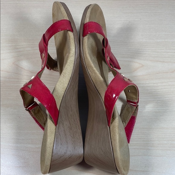 Vionic Maggie Red Wedge Sandals Comfortable Slip-On Design - Picture 5 of 11